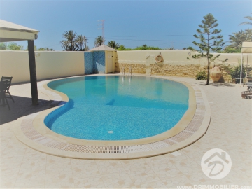 L 138 -                            بيع
                           Villa avec piscine Djerba